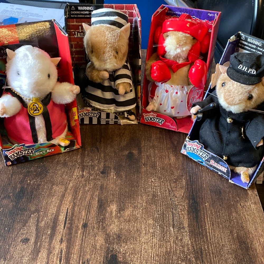 Assorted Dancing Hamsters new in box - vintage 2001-2002. Set of 4